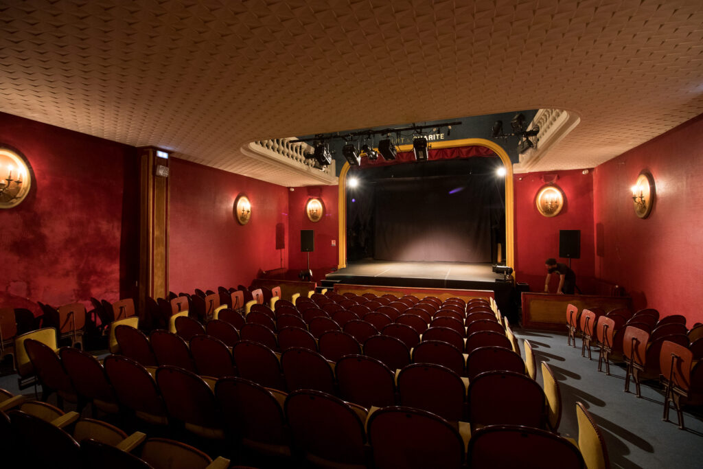 salle de théâtre prise en photo et vide